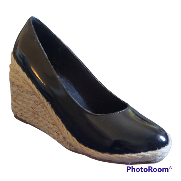CINDERELLA OF BOSTON Women’s Black Wedges Petite Shoes - Size 4 W - Picture 2 of 5